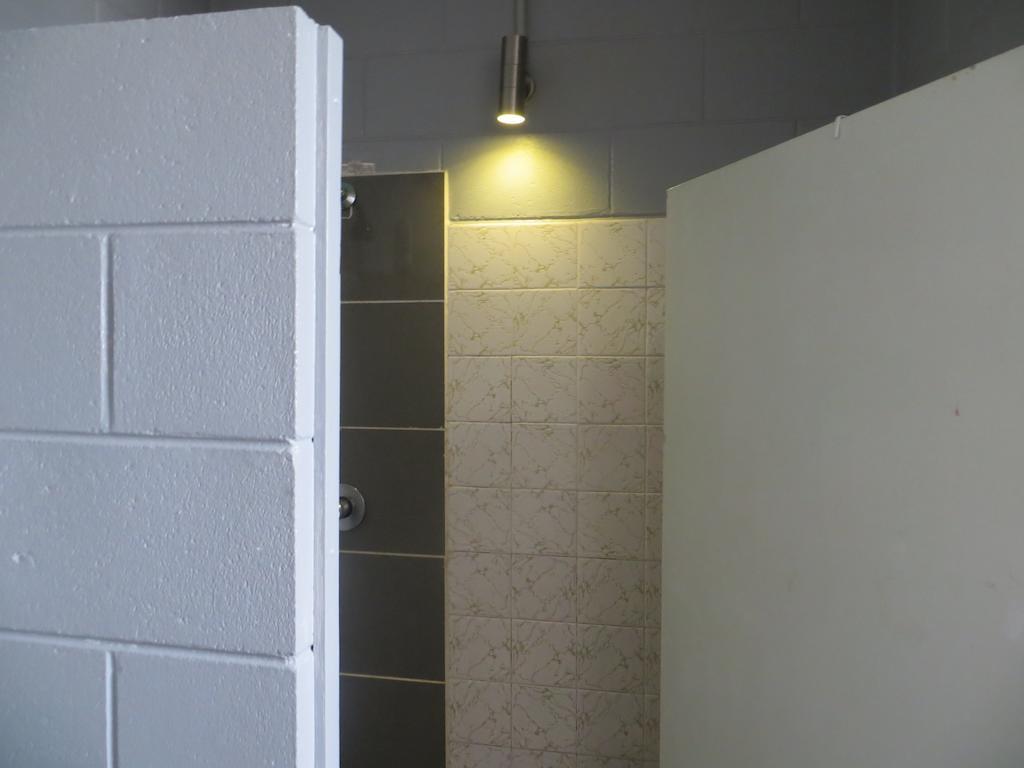 Asylum Cairns Share House Vandrarhem Exteriör bild