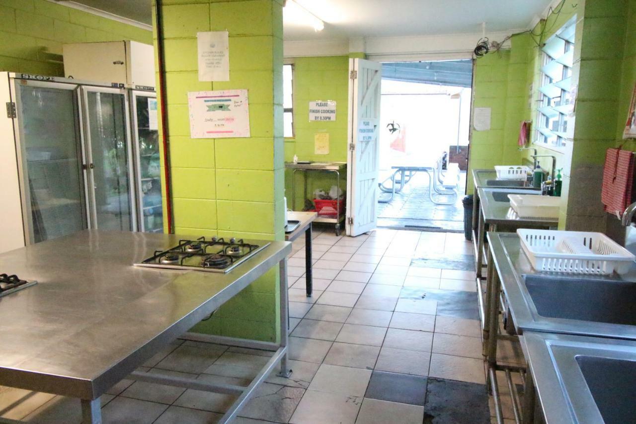 Asylum Cairns Share House Vandrarhem Exteriör bild