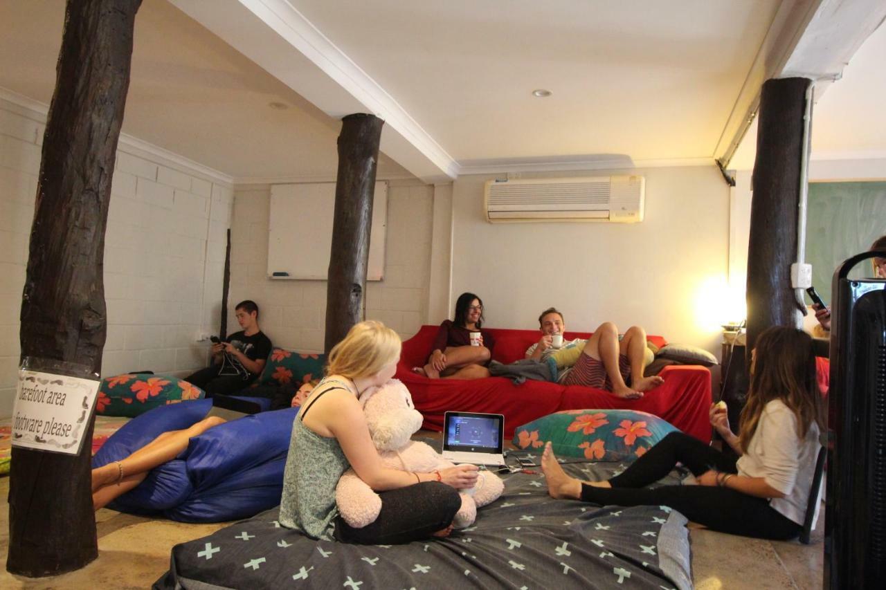 Asylum Cairns Share House Vandrarhem Exteriör bild